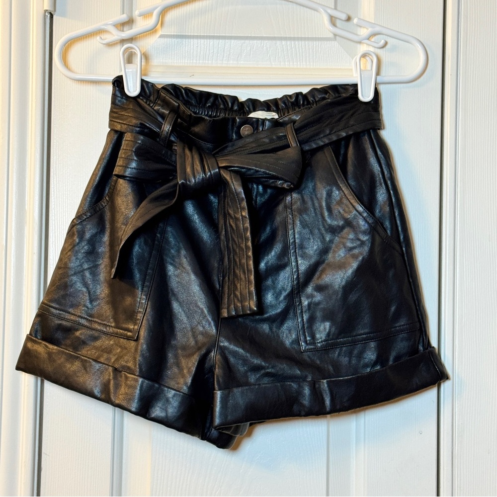Faux Leather Women's Black illa illa -BOY- Shorts Sz Lg, Fleece Lined- Front Tie